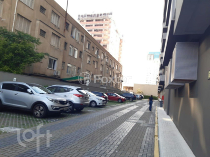 Image 25 - 835007
