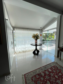 Image 13 - 835493