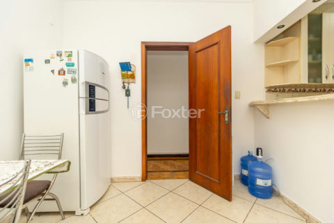 Image 32 - 835704