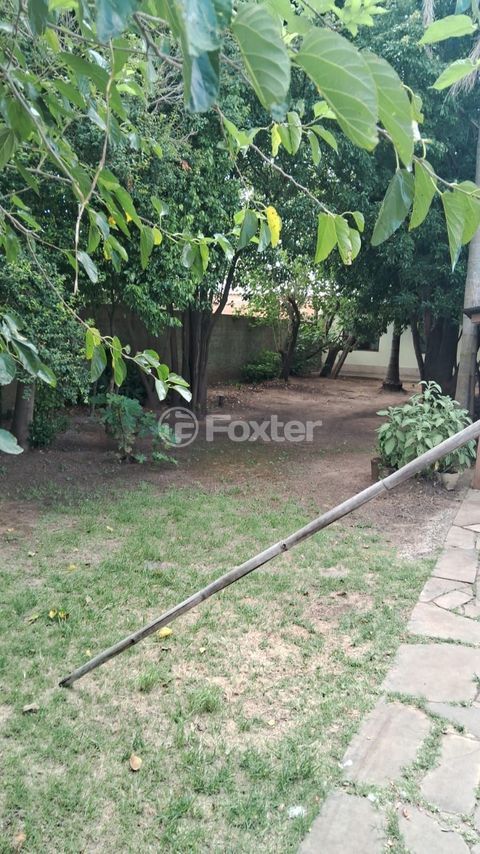 Image 21 - 835918