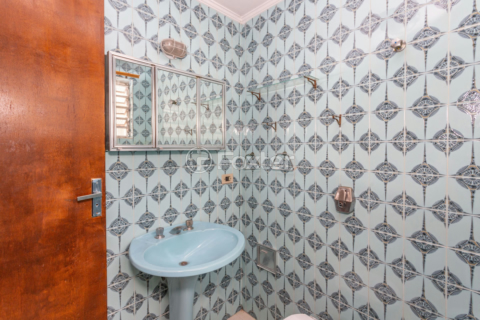 Image 37 - 836520