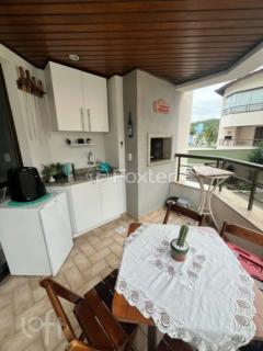 Image 7 - 836857