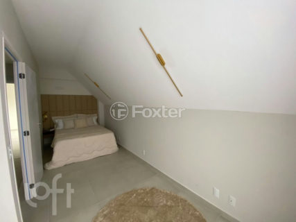 Image 11 - 836880