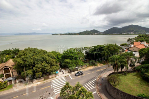 Image 8 - 837633