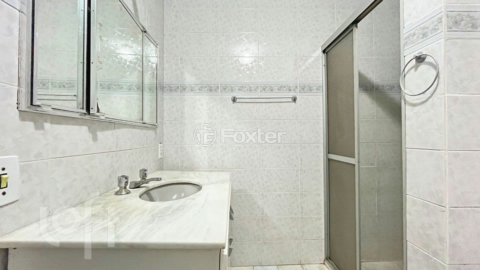 Image 32 - 839255