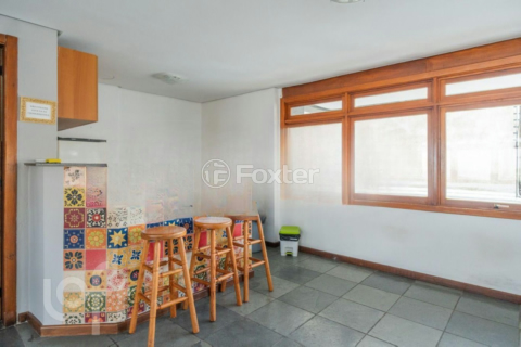 Image 21 - 840097
