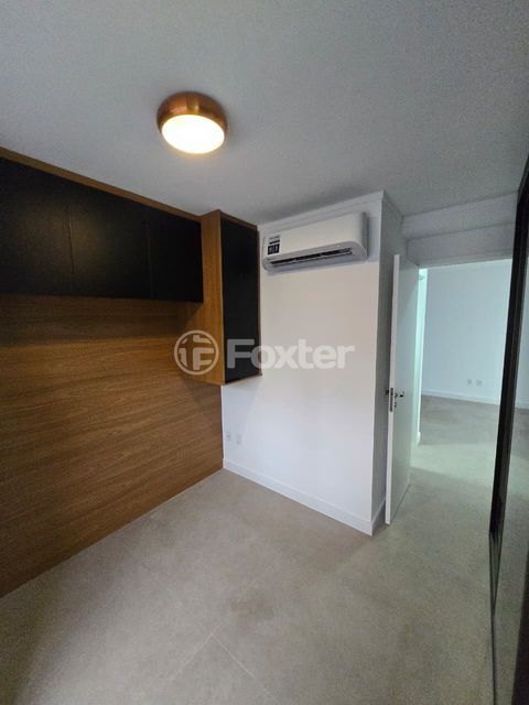 Image 7 - 840235