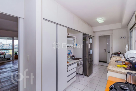 Image 37 - 840317
