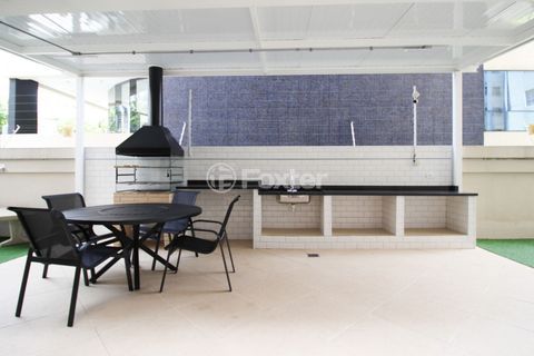 Image 19 - 842256