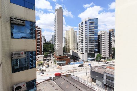Image 4 - 842256