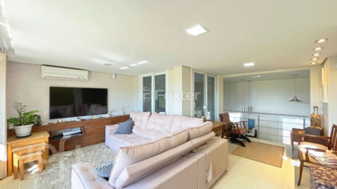 Image 21 - 842470