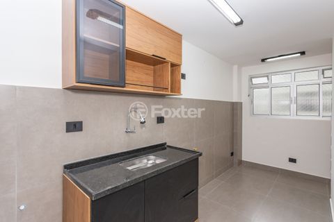 Image 21 - 842612