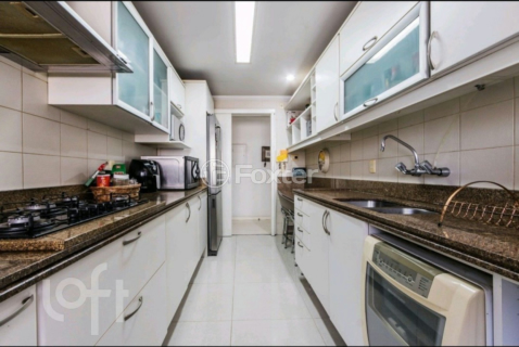 Image 4 - 844326