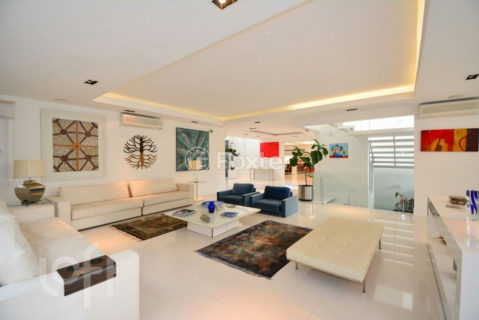 Image 0 - 844852