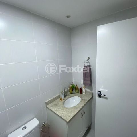 Image 4 - 845037