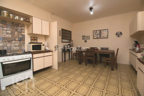 Image 3 - 845746