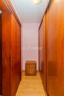 Image 37 - 845895
