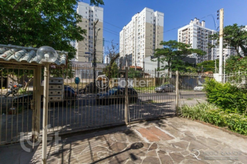 Image 4 - 847181