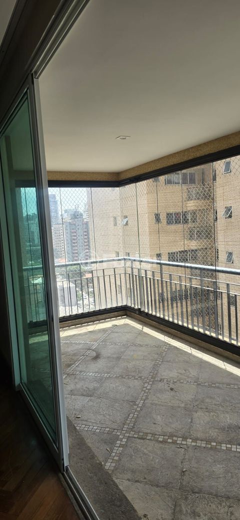 Image 1 - 847617