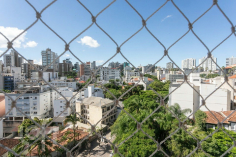Image 7 - 847843