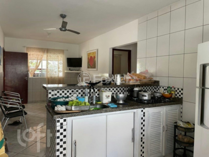 Image 4 - 847883