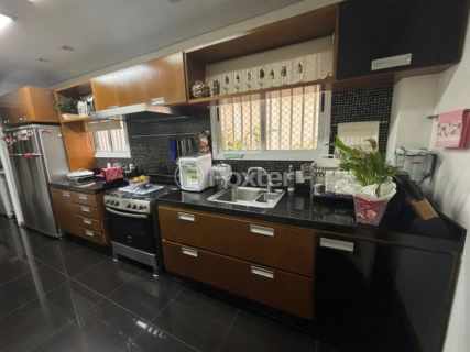 Image 8 - 847891