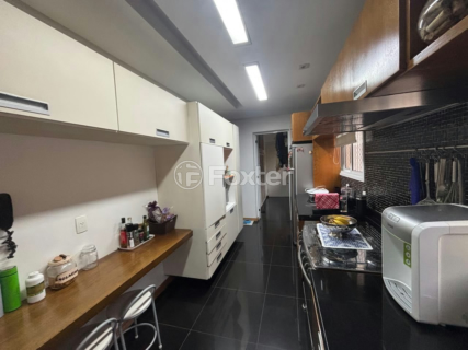Image 6 - 847891
