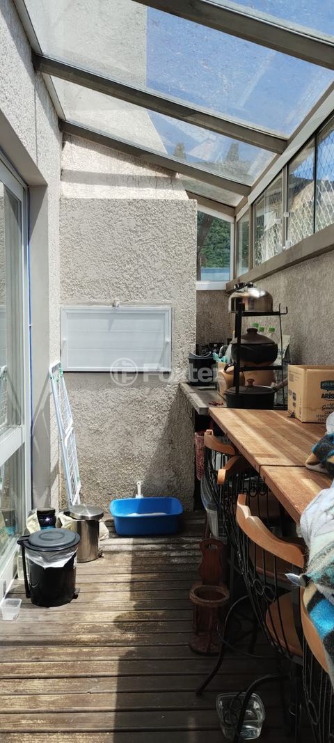 Image 10 - 847937