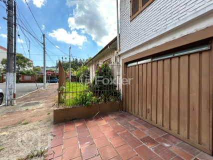 Image 33 - 847996