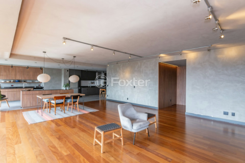 Image 7 - 848518