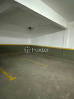Image 10 - 848529