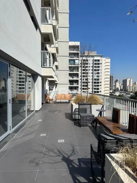 Image 11 - 848536