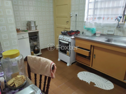 Image 3 - 849635