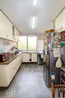 Image 22 - 849990