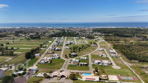 Image 4 - 850225