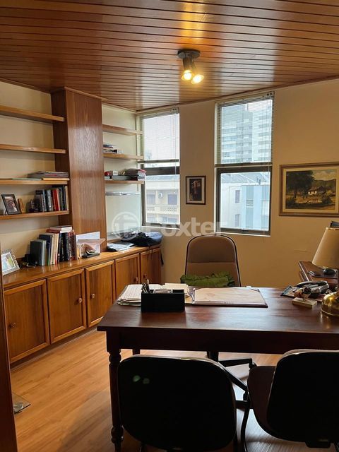 Image 4 - 850931