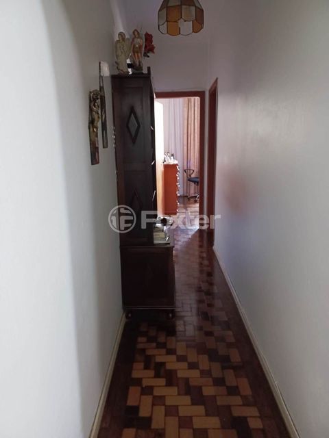 Image 8 - 850952