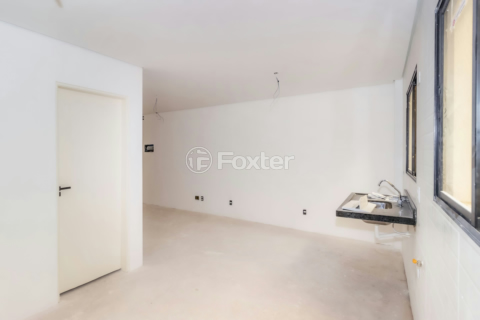Image 4 - 851015