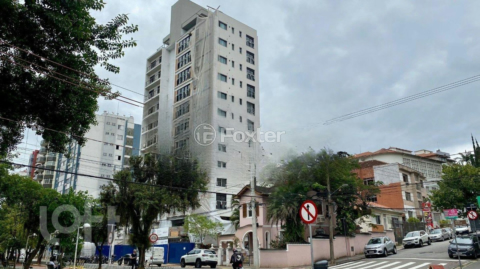 Image 7 - 851071