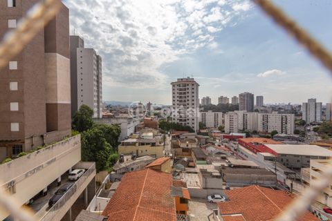 Image 10 - 851299
