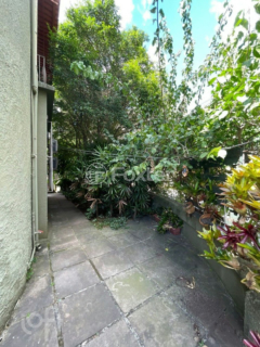 Image 8 - 851300