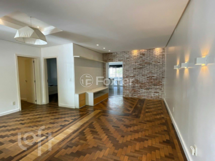 Image 3 - 851300