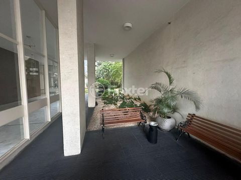Image 17 - 851316