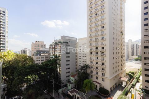 Image 3 - 851611