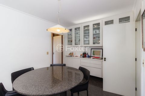 Image 38 - 851611