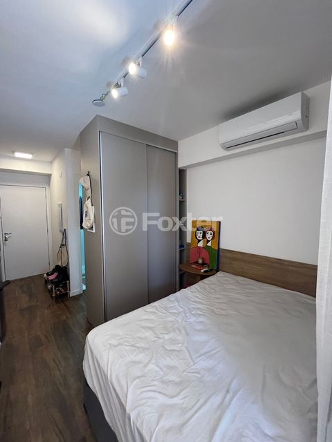 Image 16 - 851757