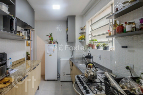 Image 9 - 851796