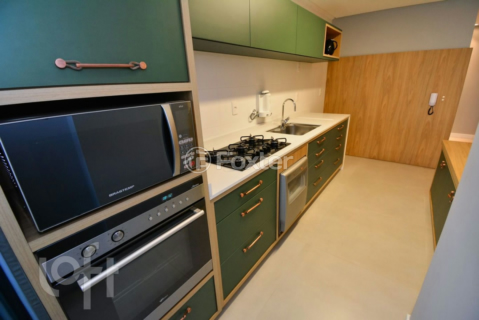 Image 7 - 851800