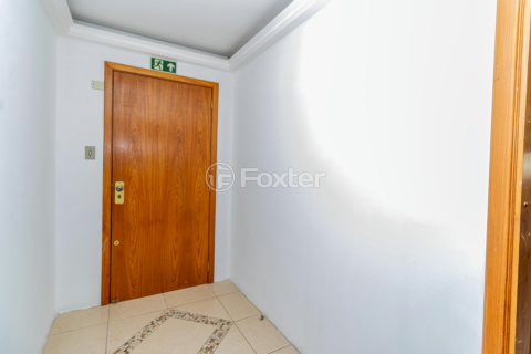 Image 6 - 851876