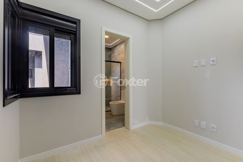 Image 32 - 851878